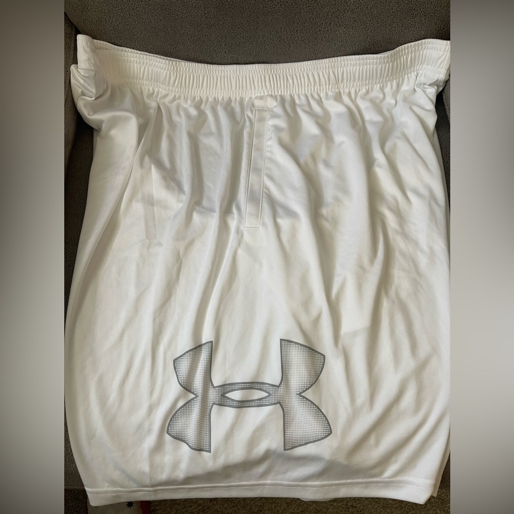 Under Armour Heat Gear - 3XL - Shorts- White- NWT